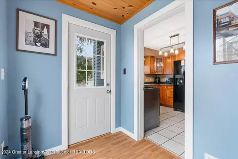 Kitchen - 228 E Thomas St, Lansing, MI 48906 photo 5 of 6