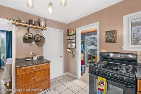 Kitchen - 228 E Thomas St, Lansing, MI 48906 photo 2 of 6
