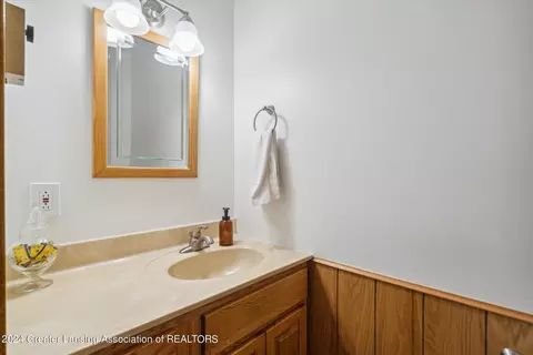 Bath - 12684 Upton Rd, Bath, MI 48808 photo 1 of 2