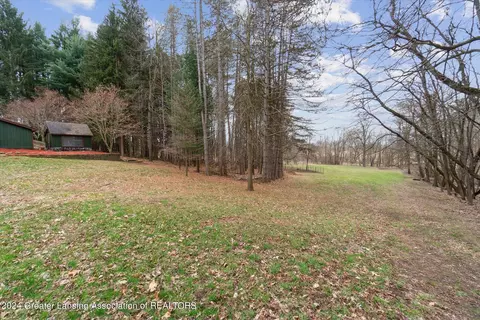 Exterior - 12684 Upton Rd, Bath, MI 48808 photo 8 of 25