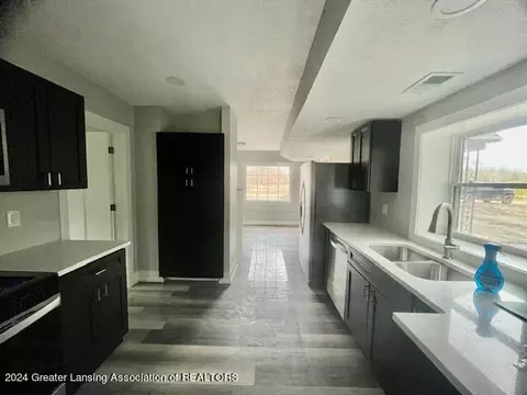 Kitchen - 9450 E State Rd, Haslett, MI 48840 photo 1 of 7