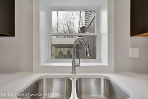 Kitchen - 9450 E State Rd, Haslett, MI 48840 photo 7 of 7