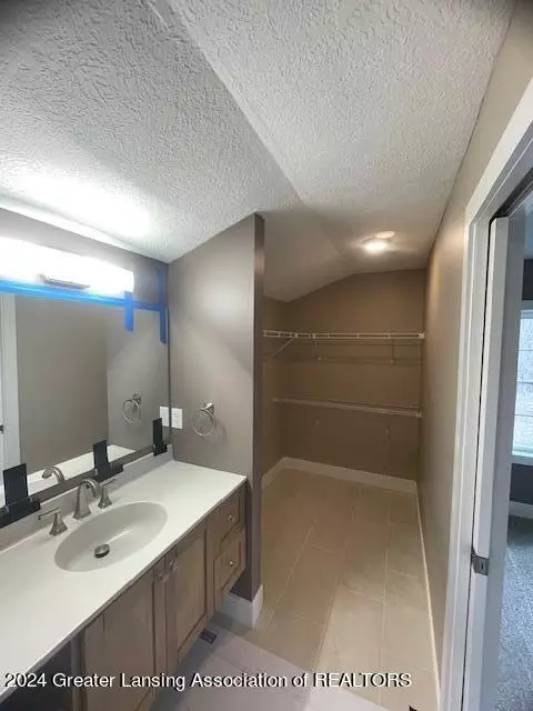Bath - 9450 E State Rd, Haslett, MI 48840 photo 2 of 7