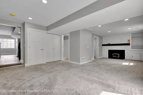 Living - 9450 E State Rd, Haslett, MI 48840 photo 4 of 5
