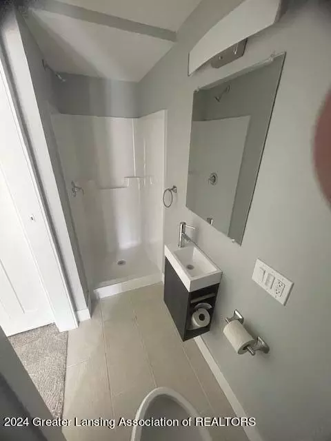 Bath - 9450 E State Rd, Haslett, MI 48840 photo 3 of 7