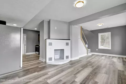 Living - 9450 E State Rd, Haslett, MI 48840 photo 2 of 5