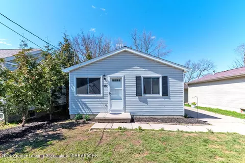 3425 Turner St, Lansing, MI 48906