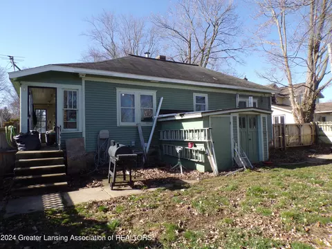 Exterior - 210 E Catherine St, Bellevue, MI 49021 photo 4 of 5