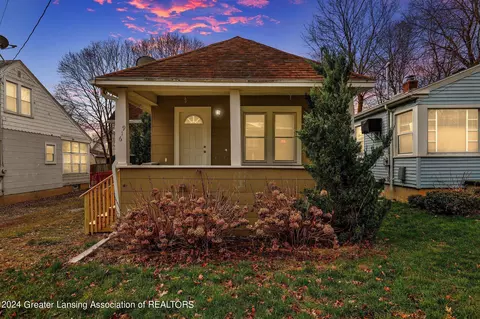 916 Riley St, Lansing, MI 48910