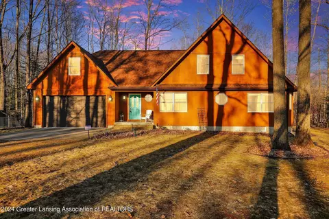 6550 Woodridge Dr, Lake, MI 48632