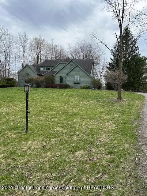 1025 W Grand River Ave, Okemos, MI 48864