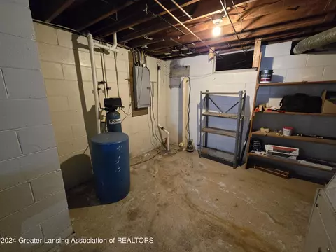 Undisclosed, Saint Johns, MI 48879 photo 14