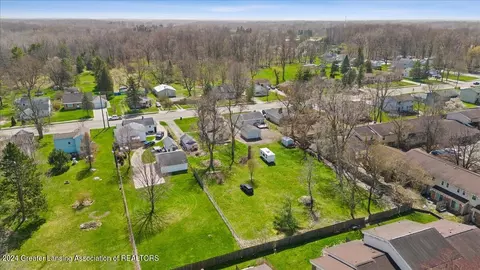 View/Area - 911 E Willoughby Rd, Lansing, MI 48911 photo 3 of 6