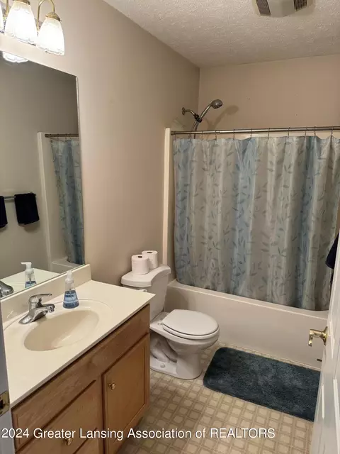 Bath - 13180 Upton Rd, Bath, MI 48808 photo 1 of 3