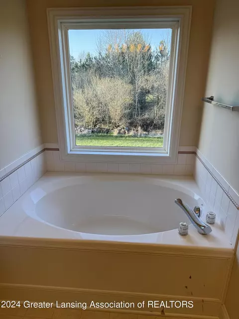 Bath - 13180 Upton Rd, Bath, MI 48808 photo 3 of 3