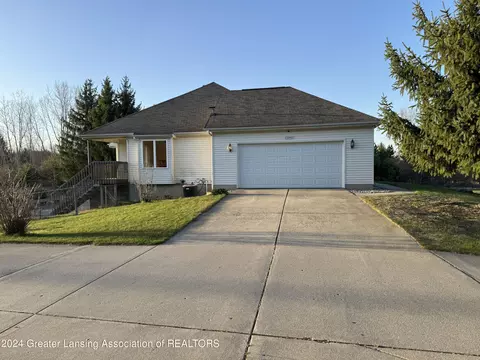 Exterior - 13180 Upton Rd, Bath, MI 48808 photo 3 of 11