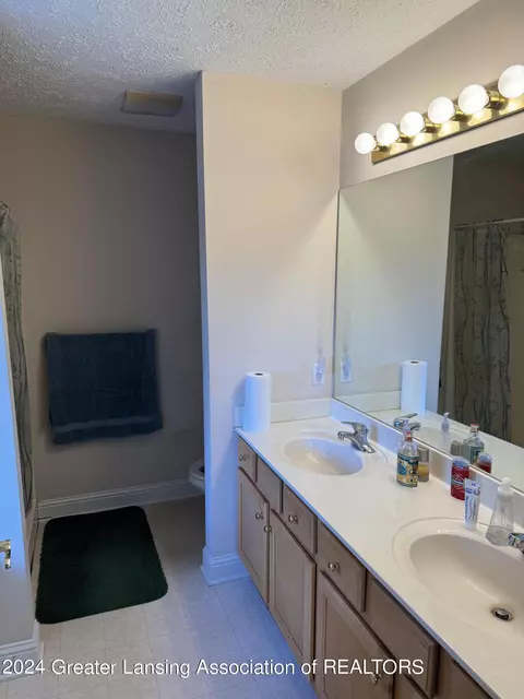 Bath - 13180 Upton Rd, Bath, MI 48808 photo 2 of 3