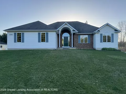 13180 Upton Rd, Bath, MI 48808