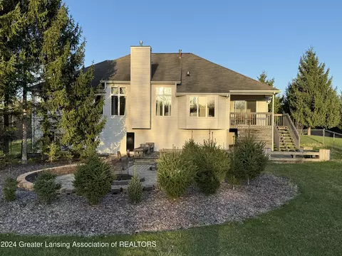Exterior - 13180 Upton Rd, Bath, MI 48808 photo 6 of 11