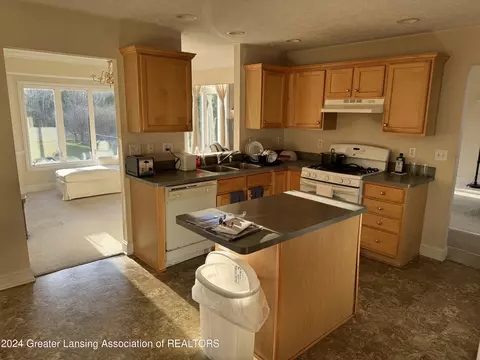 Kitchen - 13180 Upton Rd, Bath, MI 48808 photo 1 of 2