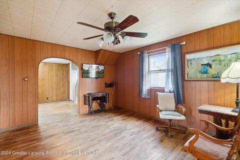 Living - 8105 N Welling Rd, Elsie, MI 48831 photo 2 of 2
