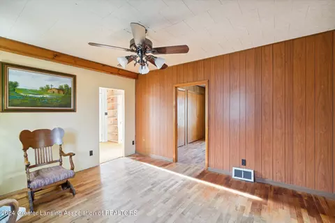 Bedroom - 8105 N Welling Rd, Elsie, MI 48831 photo 3 of 4