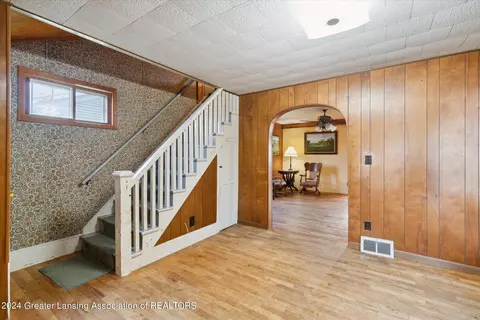 Entry Way - 8105 N Welling Rd, Elsie, MI 48831 photo 2 of 2