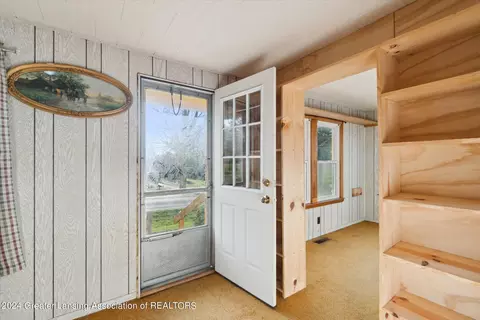 Entry Way - 8105 N Welling Rd, Elsie, MI 48831 photo 1 of 2