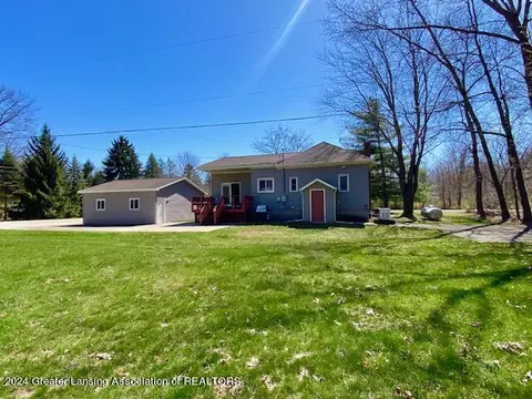 Exterior - 4157 Ballantine Rd, Dewitt, MI 48820 photo 6 of 8