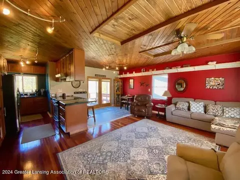 Living - 4157 Ballantine Rd, Dewitt, MI 48820 photo 3 of 4