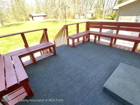Exterior - 4157 Ballantine Rd, Dewitt, MI 48820 photo 7 of 8