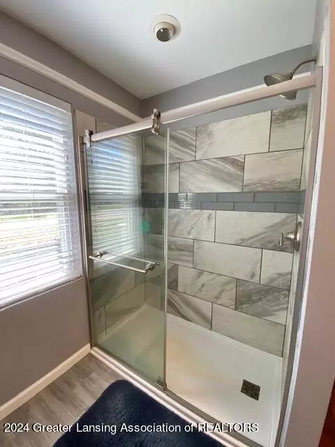 Bath - 4157 Ballantine Rd, Dewitt, MI 48820 photo 2 of 4