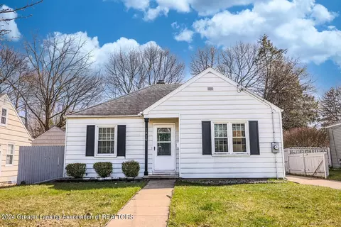 1319 Edward St, Lansing, MI 48910