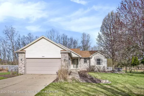 5285 Haversham Dr, Haslett, MI 48840