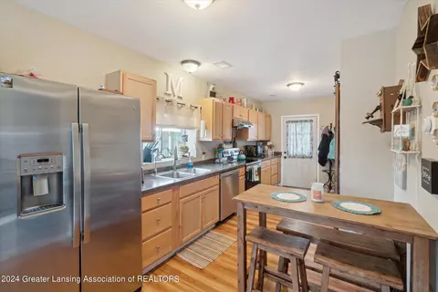 Kitchen - 15486 Outer Dr, Bath, MI 48808 photo 3 of 3
