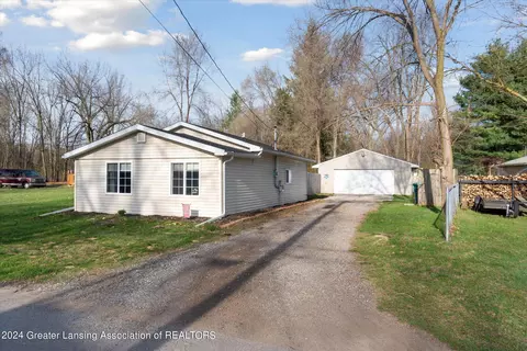 15486 Outer Dr, Bath, MI 48808