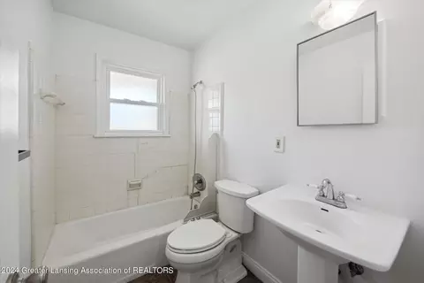 Bath - 2385 Pine Tree Rd, Holt, MI 48842 photo 3 of 3