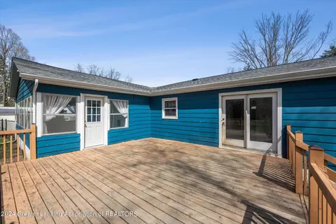 Exterior - 2385 Pine Tree Rd, Holt, MI 48842 photo 8 of 17