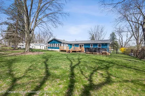 Exterior - 2385 Pine Tree Rd, Holt, MI 48842 photo 15 of 17
