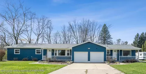 Exterior - 2385 Pine Tree Rd, Holt, MI 48842 photo 2 of 17