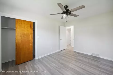 Bedroom - 2385 Pine Tree Rd, Holt, MI 48842 photo 1 of 4