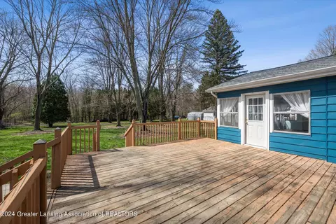 Exterior - 2385 Pine Tree Rd, Holt, MI 48842 photo 9 of 17