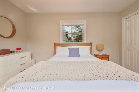 Bedroom - 3415 Upton Rd, Lansing, MI 48917 photo 2 of 7