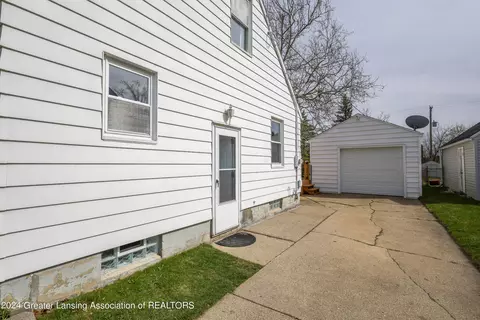 Exterior - 3415 Upton Rd, Lansing, MI 48917 photo 6 of 15