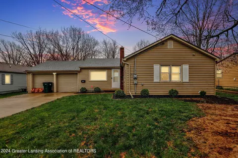 2037 Hillcrest St, Lansing, MI 48910