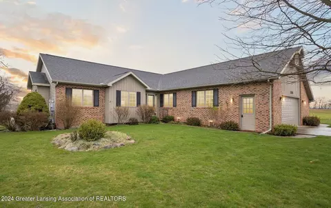 1896 Carlisle Hwy, Charlotte, MI 48813