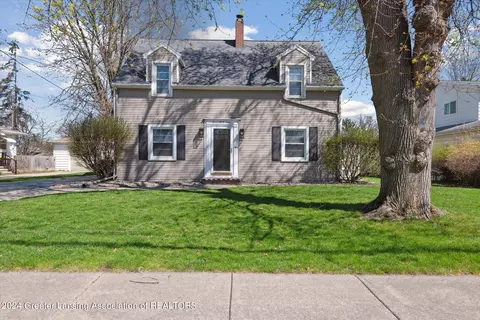 733 Roosevelt St, Mason, MI 48854