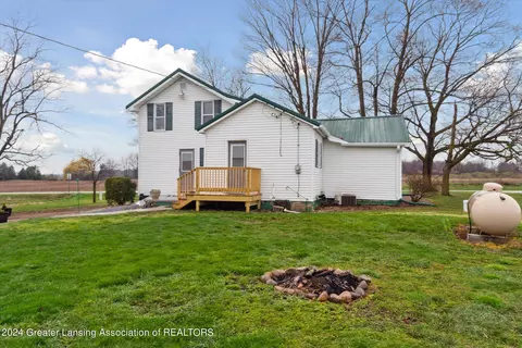 Exterior - 5857 S State Rd, Ithaca, MI 48847 photo 8 of 12