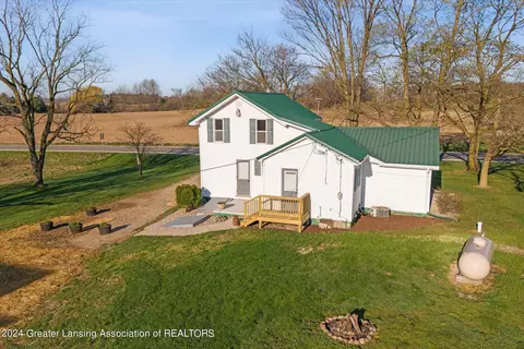 Exterior - 5857 S State Rd, Ithaca, MI 48847 photo 5 of 12