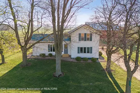 Exterior - 5857 S State Rd, Ithaca, MI 48847 photo 2 of 12